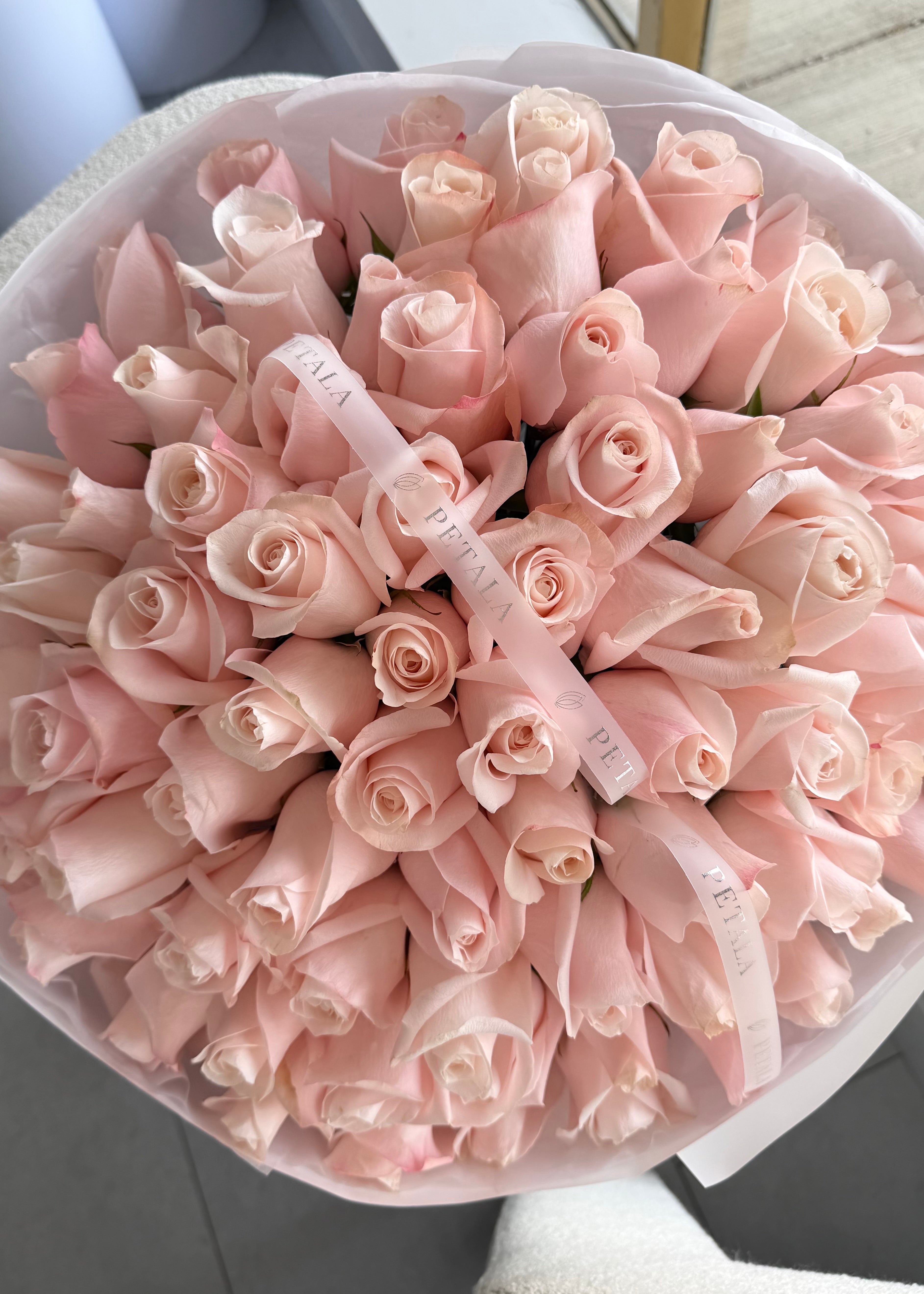 Mono-Bouquet of Roses “Poma Rosa”